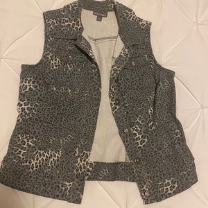 Roz & Ali Vest